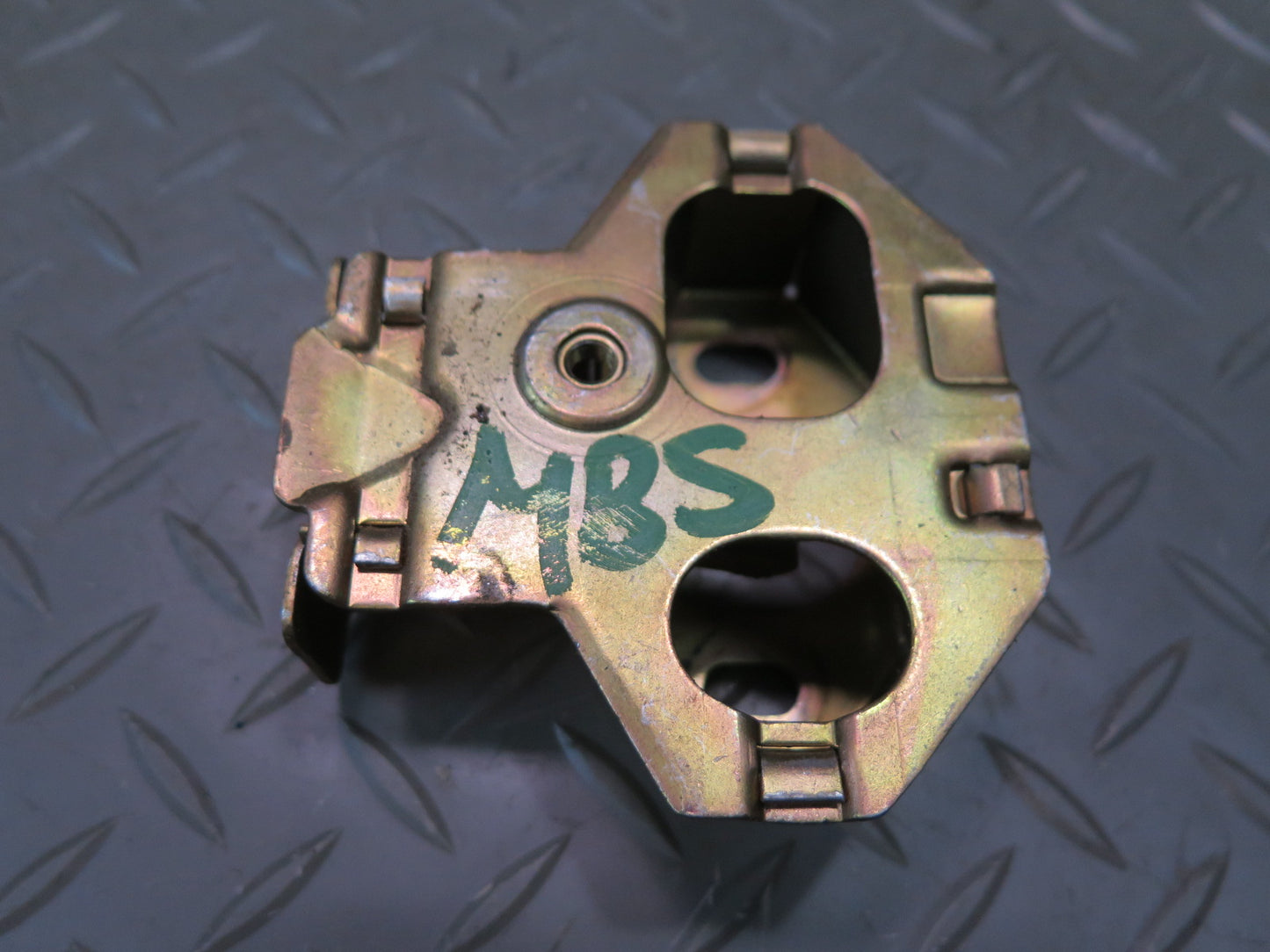 78-89 BMW E24 633CSI 635CSI Rear Trunk Lid Lock Lower Catch OEM