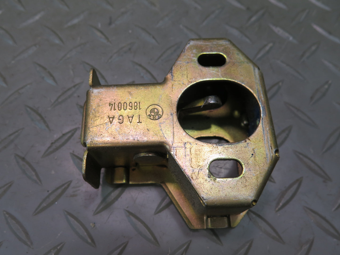 78-89 BMW E24 633CSI 635CSI Rear Trunk Lid Lock Lower Catch OEM