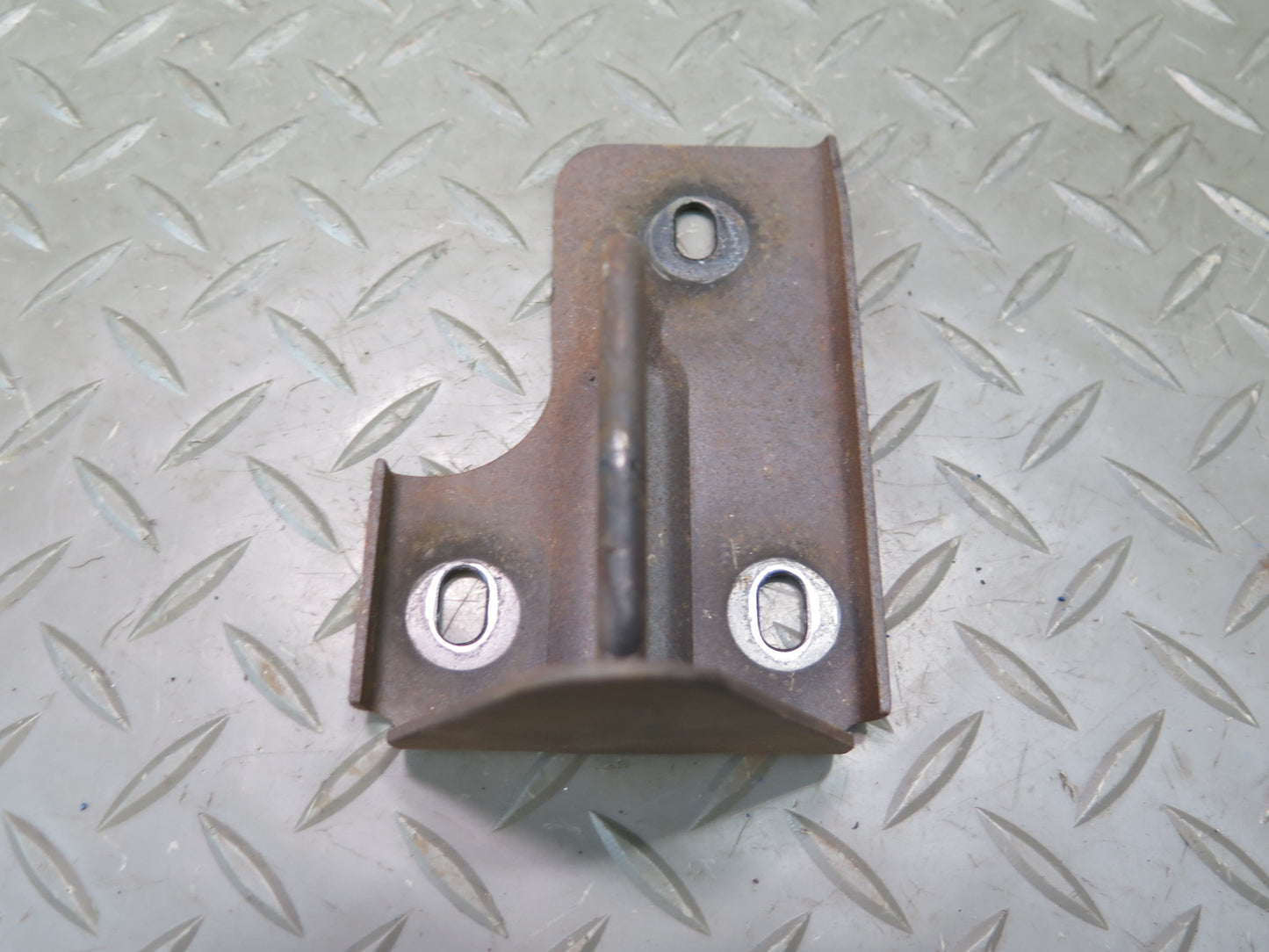 78-89 BMW E24 633CSI 635CSI Front Left & Right Hood Bonnet Catch Bracket Set OEM