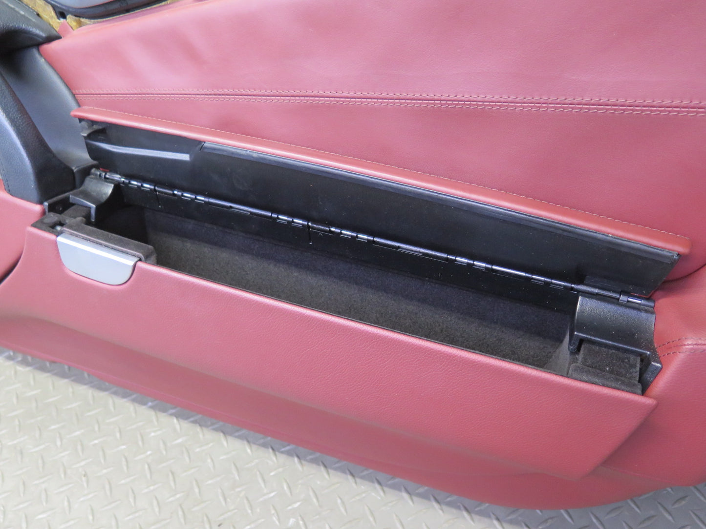 03-08 Mercedes R230 Sl-class Right Side Door Interior Trim Cover Panel RED OEM