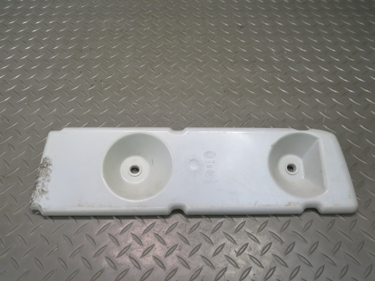78-89 BMW E24 633CSI 635CSI Rear Left Tail Light Trim Cover OEM