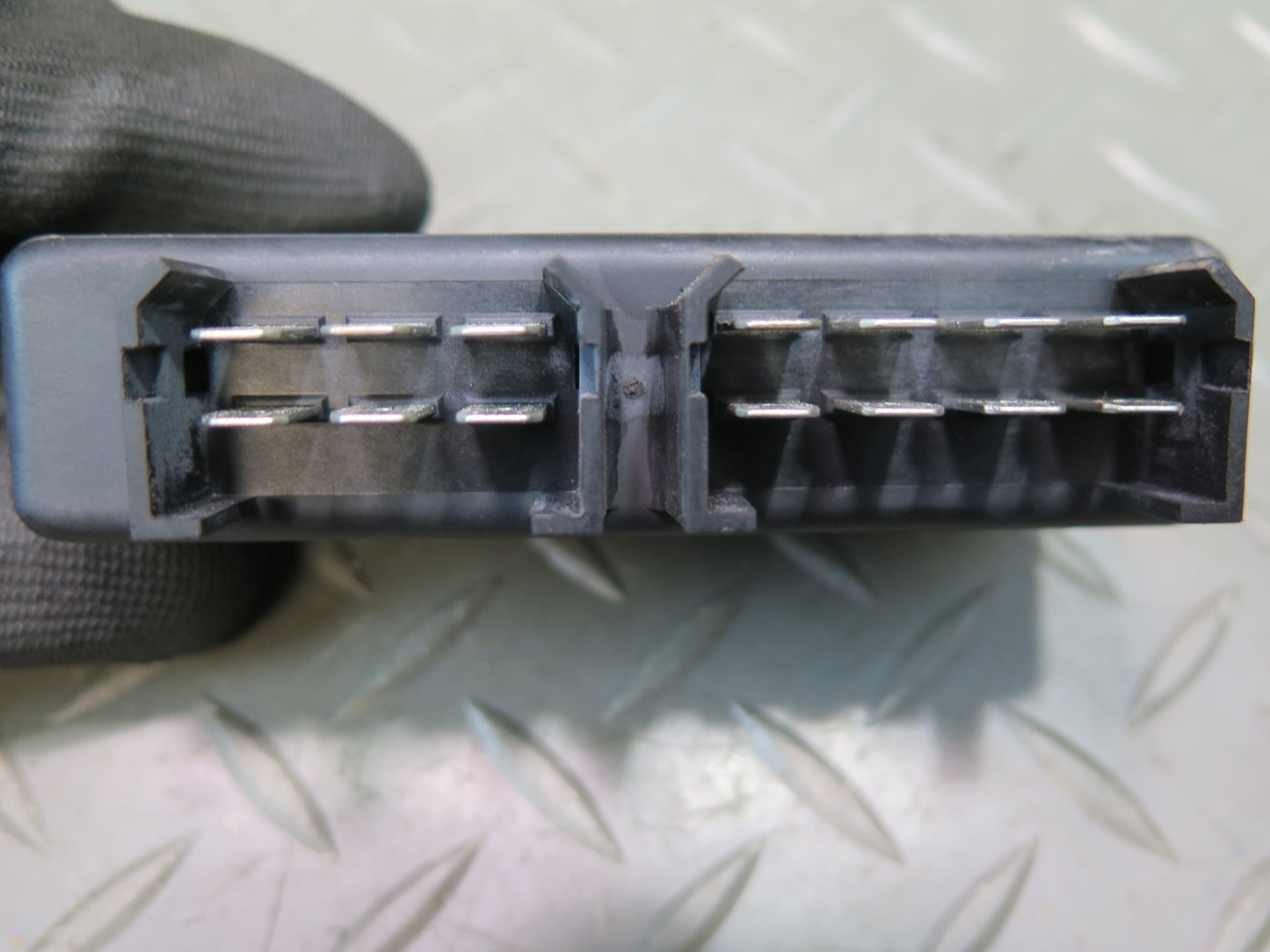 83-84 BMW E24 633CSi Check Light Control Module 1368071 OEM