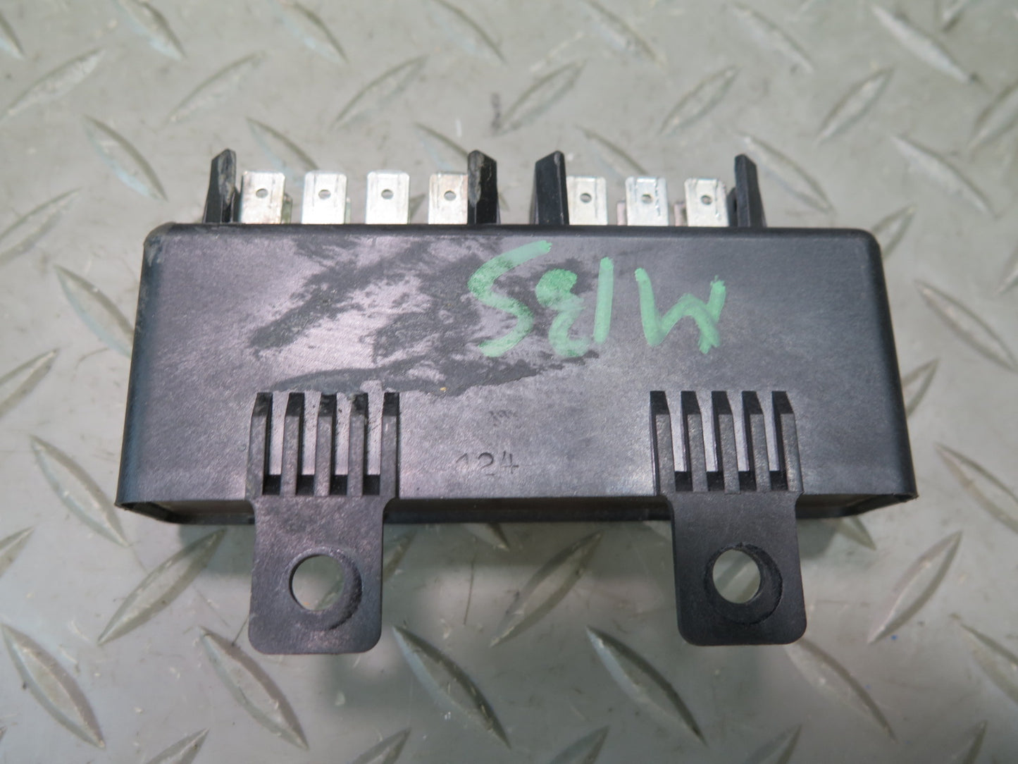 83-84 BMW E24 633CSi Check Light Control Module 1368071 OEM