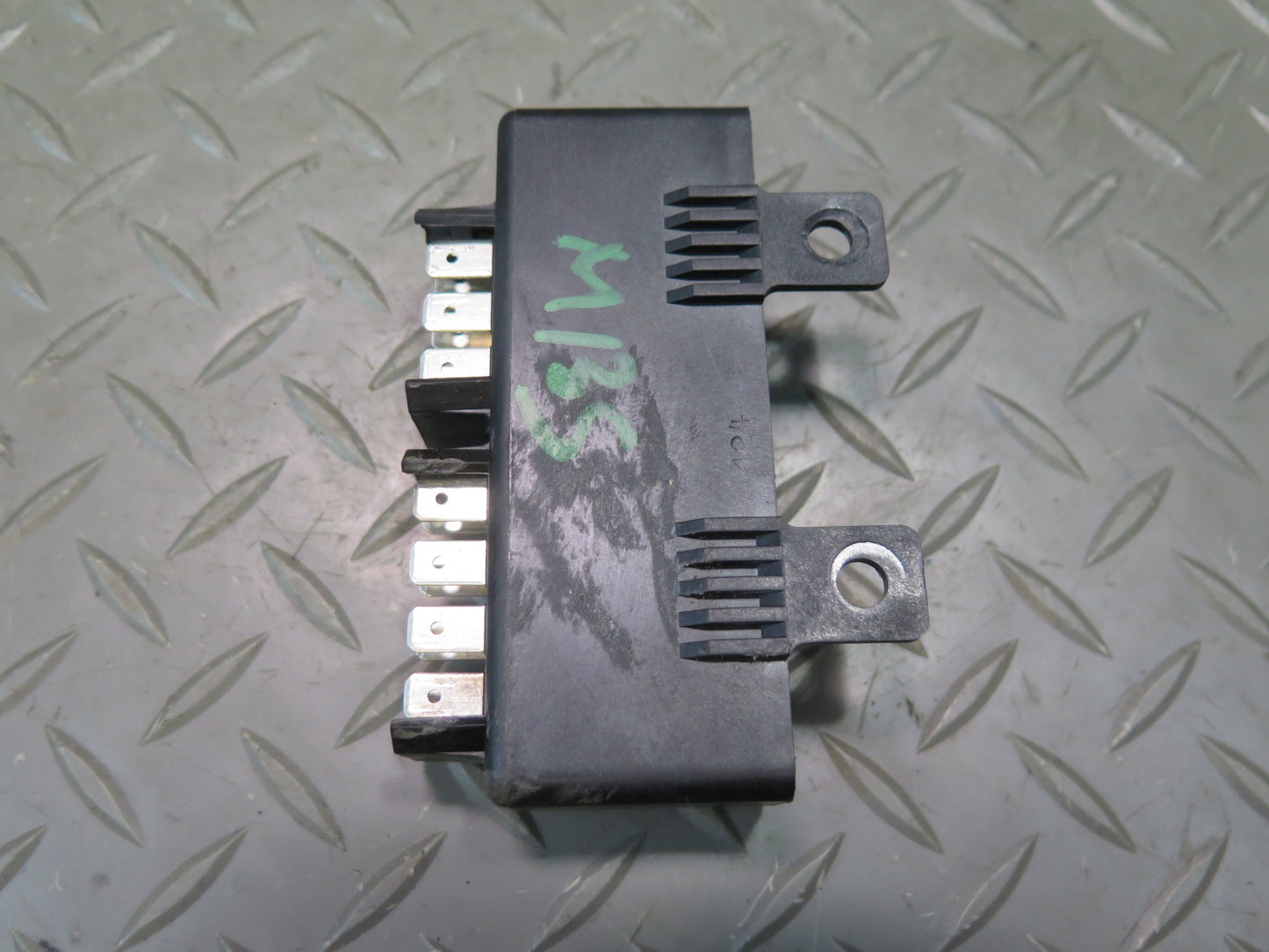 83-84 BMW E24 633CSi Check Light Control Module 1368071 OEM