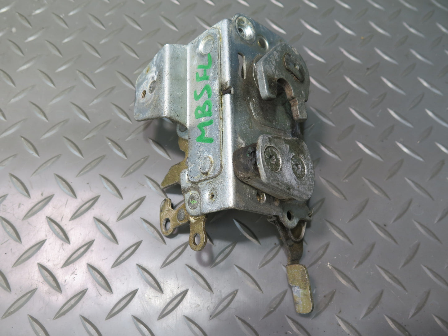 83-89 BMW E24 633CSi 635CSi Front Left Driver Door Lock Latch Catch OEM