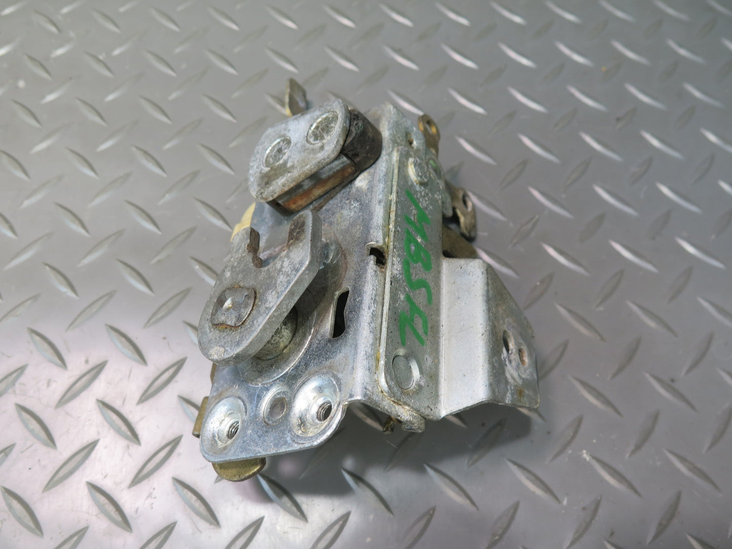 83-89 BMW E24 633CSi 635CSi Front Left Driver Door Lock Latch Catch OEM