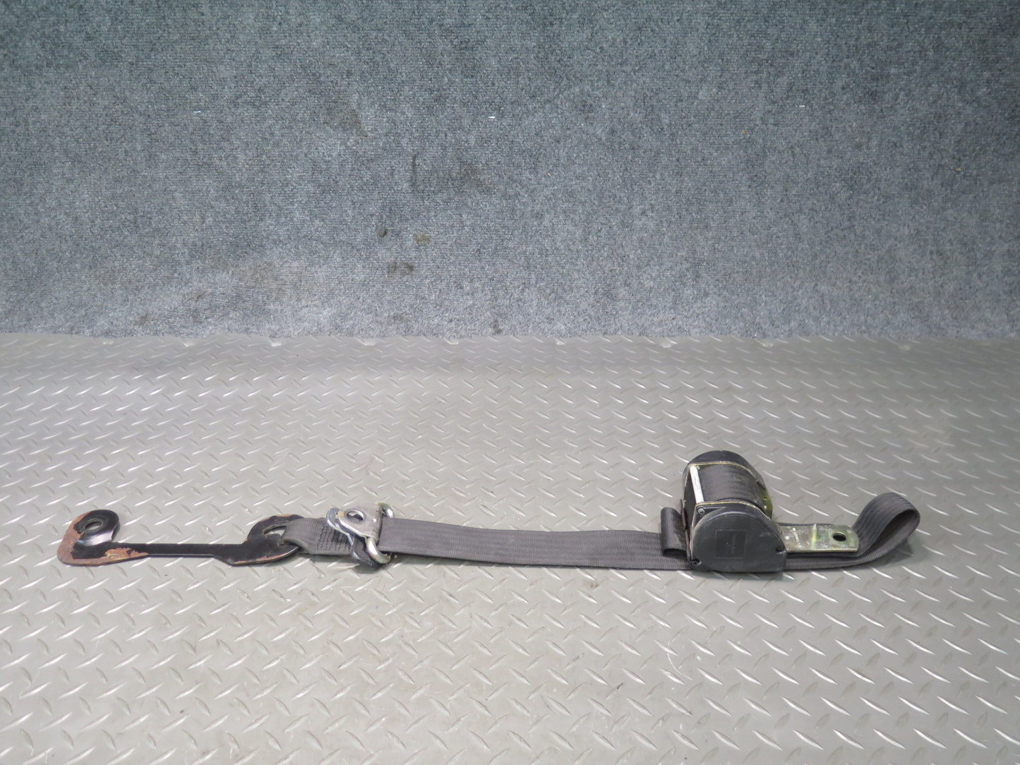 79-84 BMW 633CSi E24 FRONT LEFT & RIGHT SIDE SEATBELT RETRACTOR SET OEM