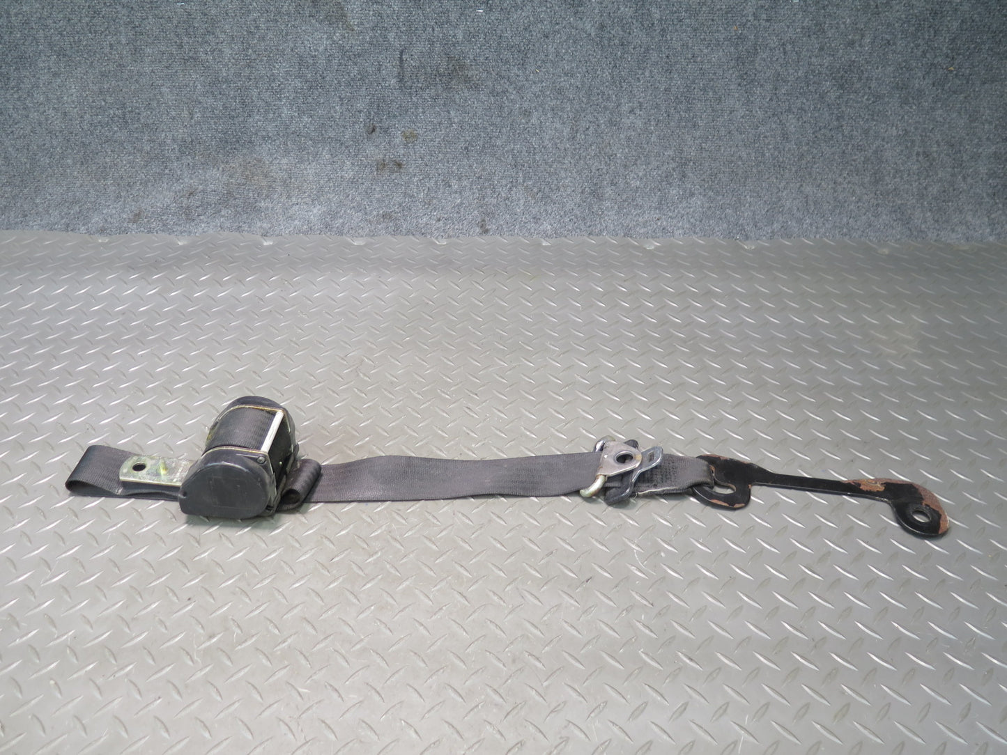 79-84 BMW 633CSi E24 FRONT LEFT & RIGHT SIDE SEATBELT RETRACTOR SET OEM