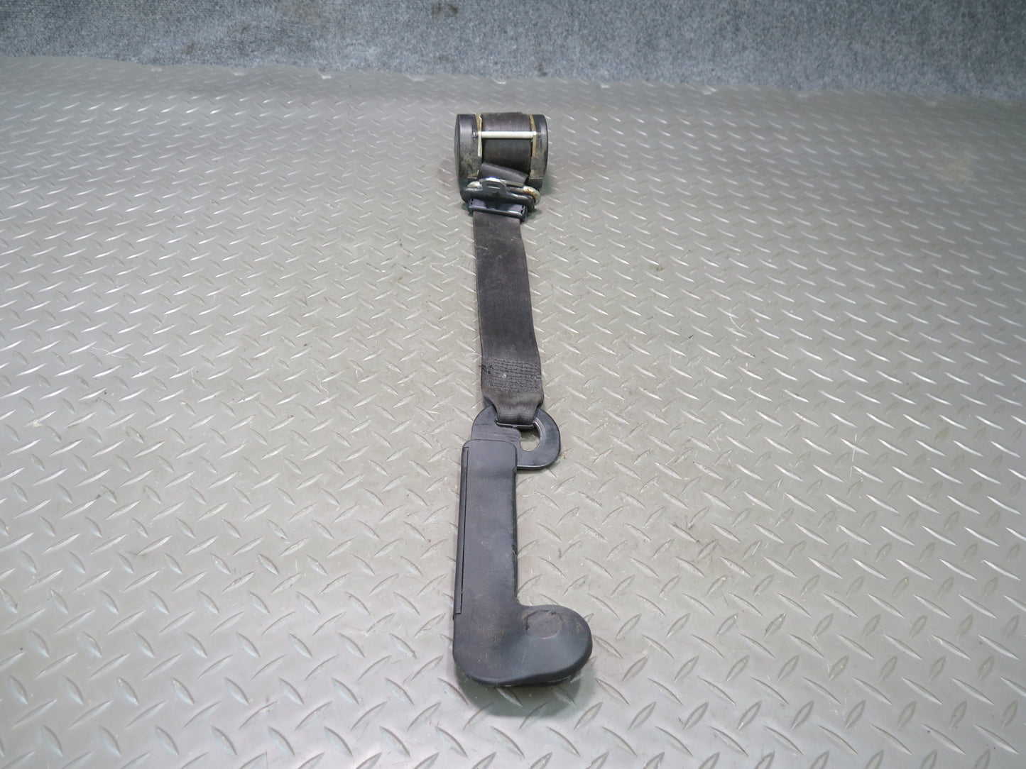 79-84 BMW 633CSi E24 FRONT LEFT & RIGHT SIDE SEATBELT RETRACTOR SET OEM