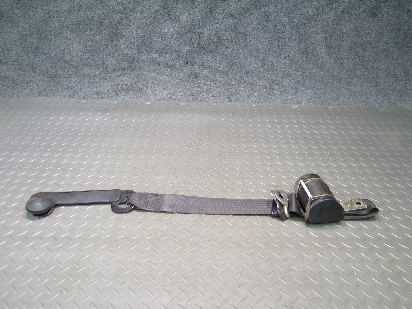 79-84 BMW 633CSi E24 FRONT LEFT & RIGHT SIDE SEATBELT RETRACTOR SET OEM