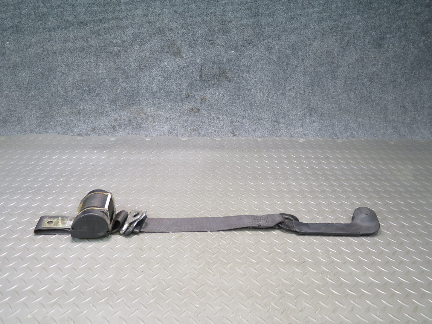 79-84 BMW 633CSi E24 FRONT LEFT & RIGHT SIDE SEATBELT RETRACTOR SET OEM