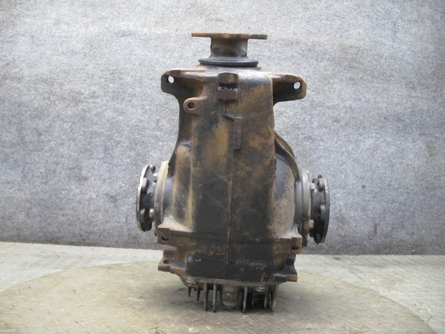 83-84 BMW E24 633CSI Rear Axle Differential Carrier 3.25 Ratio 115K Miles OEM