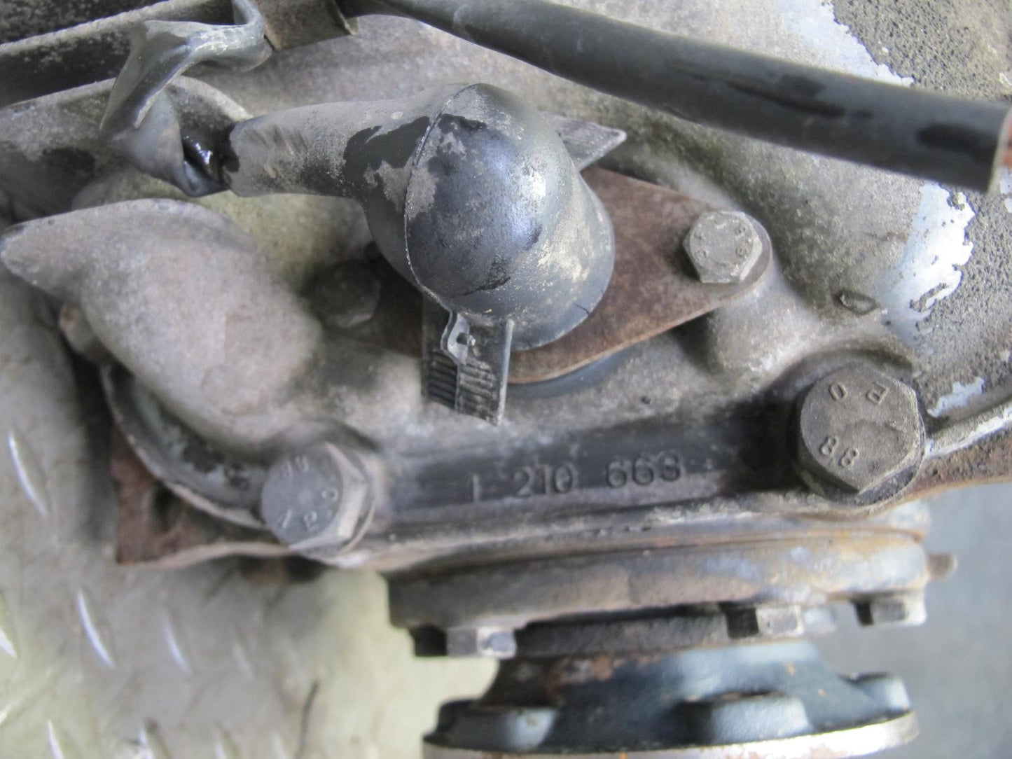 83-84 BMW E24 633CSI Rear Axle Differential Carrier 3.25 Ratio 115K Miles OEM