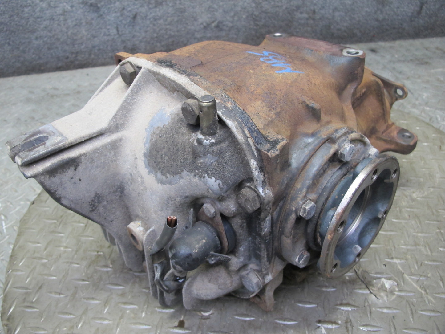 83-84 BMW E24 633CSI Rear Axle Differential Carrier 3.25 Ratio 115K Miles OEM