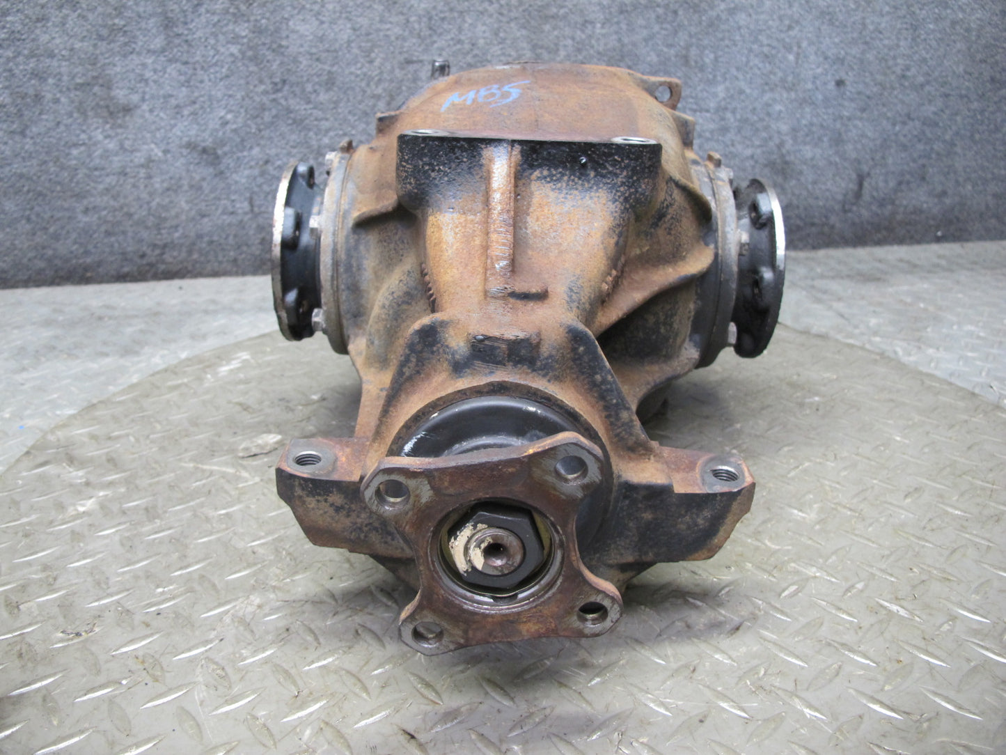 83-84 BMW E24 633CSI Rear Axle Differential Carrier 3.25 Ratio 115K Miles OEM