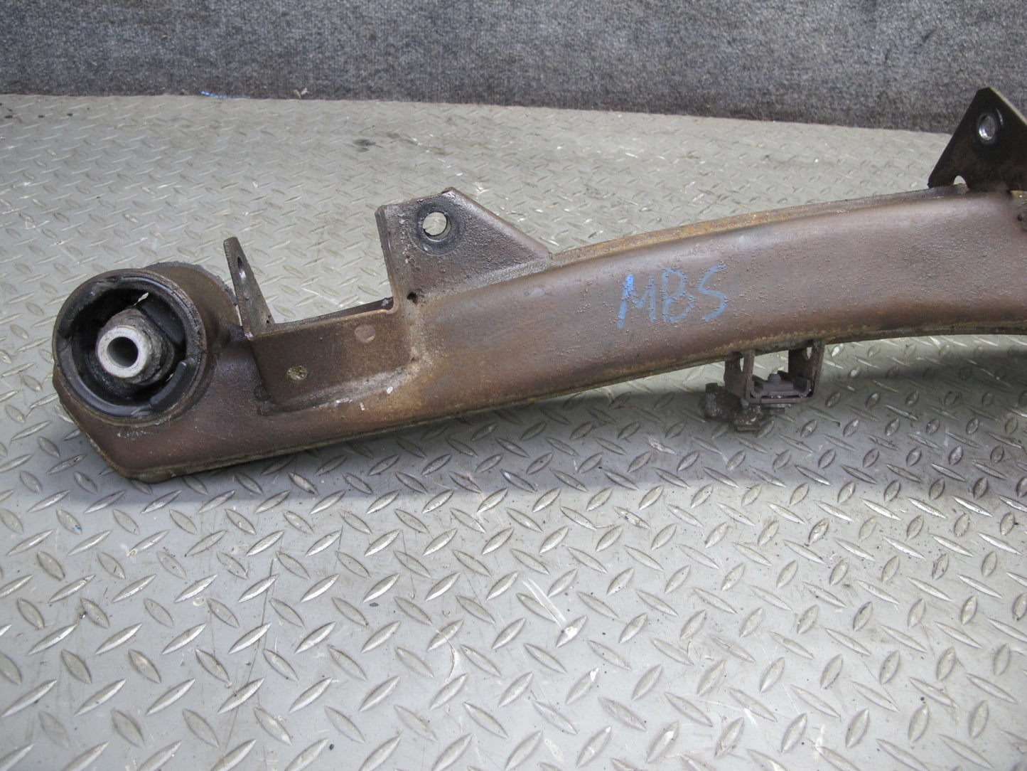 83-87 BMW E24 633CSI 635CSI Rear Differential Crossmember Subframe Bracket OEM