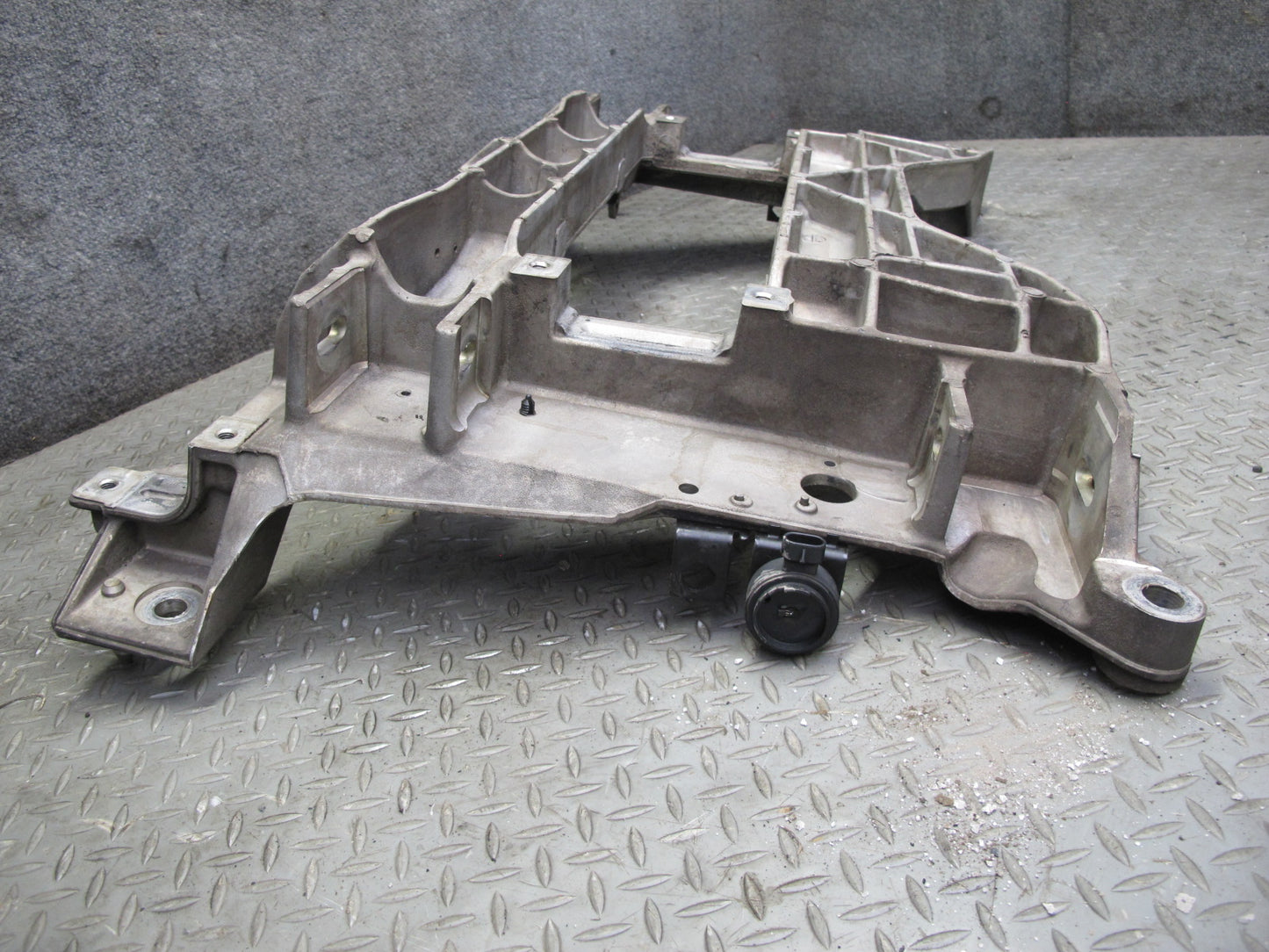 2004-2009 Cadillac XLR Front Engine Sub Frame Subframe Crossmember Cradle