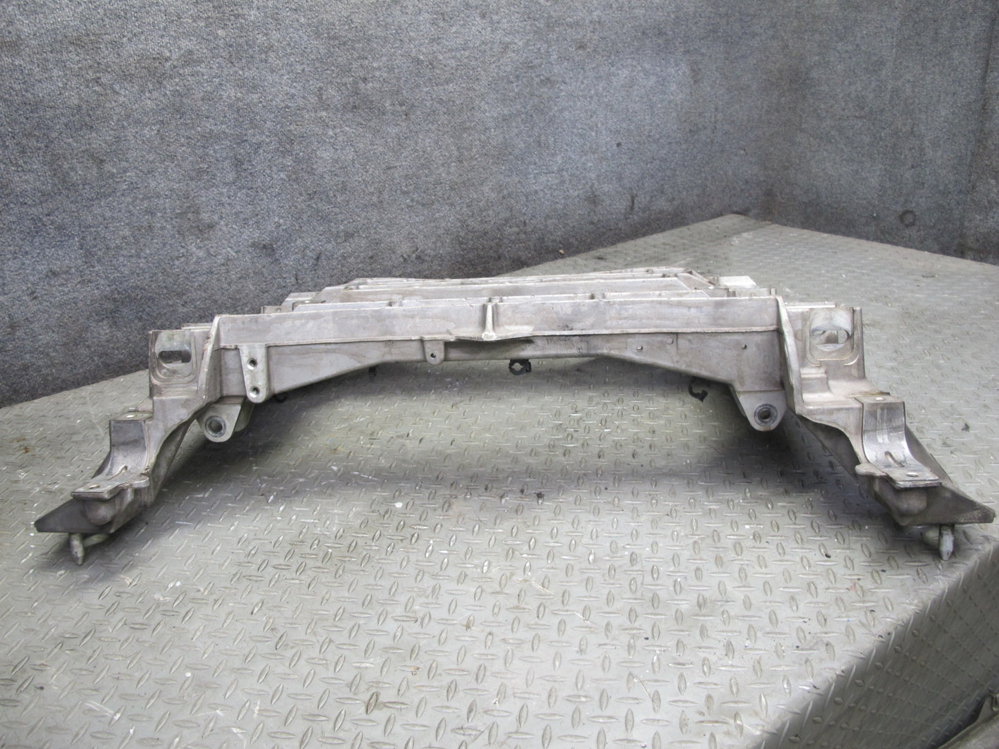 2004-2009 Cadillac XLR Front Engine Sub Frame Subframe Crossmember Cradle
