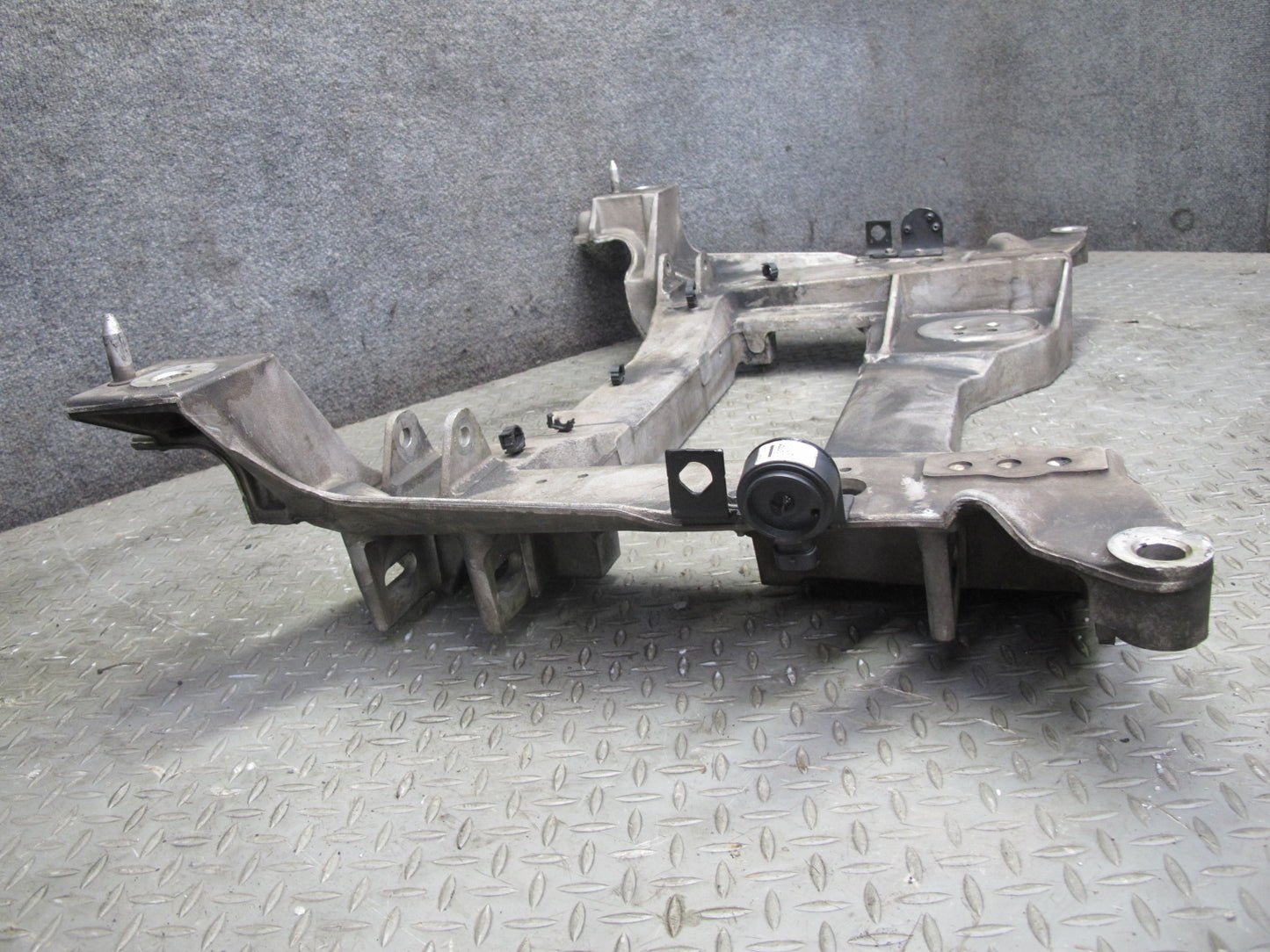 2004-2009 Cadillac XLR Front Engine Sub Frame Subframe Crossmember Cradle