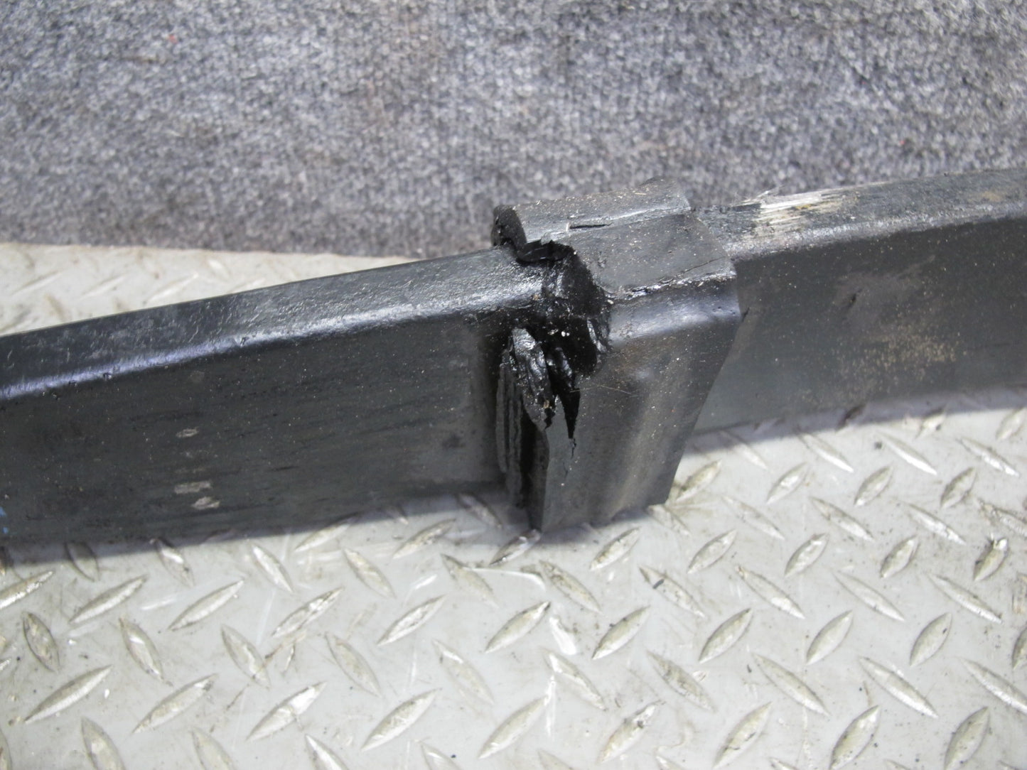 2004-2009 Cadillac XLR Front Suspension Leaf Spring 22146483