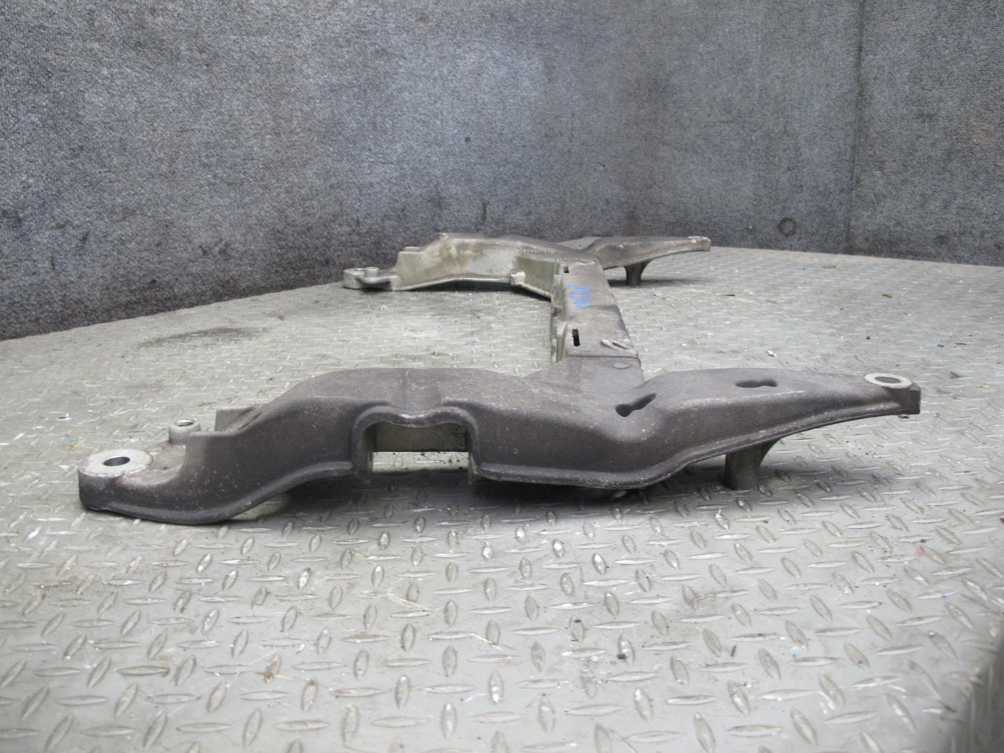 1999-2004 Porsche 911 996 RWD Front Suspension Subframe Crossmember Carrier