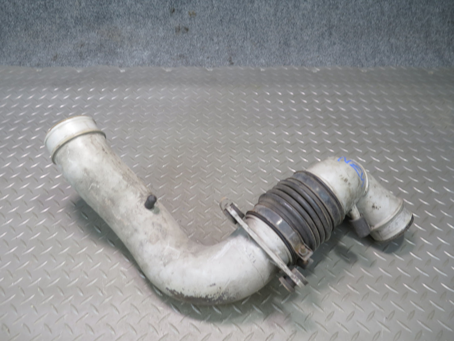 84-89 Nissan Z31 300ZX 3.0L VG30E NON Turbo Air Intake Hose Pipe Line OEM