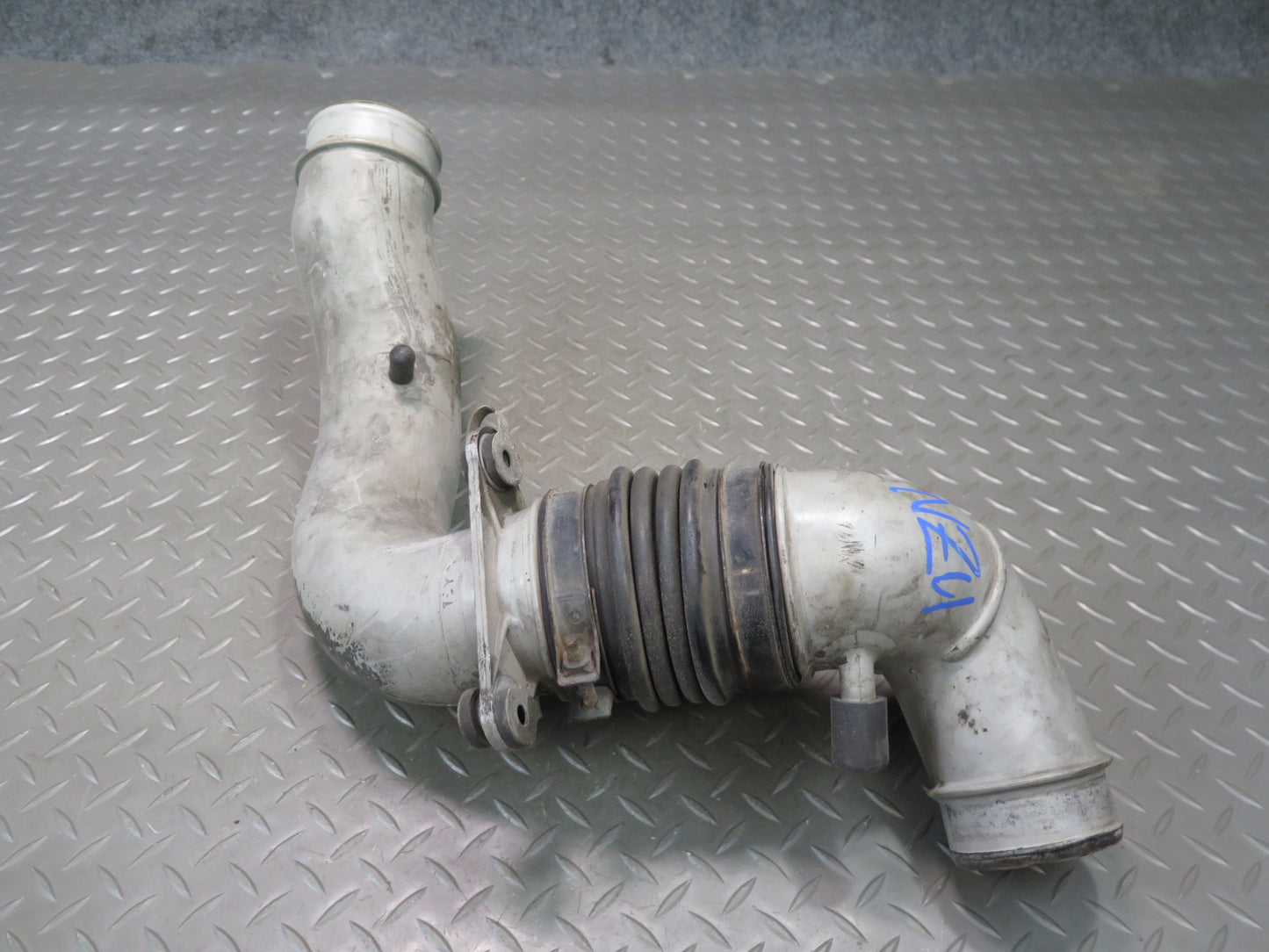 84-89 Nissan Z31 300ZX 3.0L VG30E NON Turbo Air Intake Hose Pipe Line OEM
