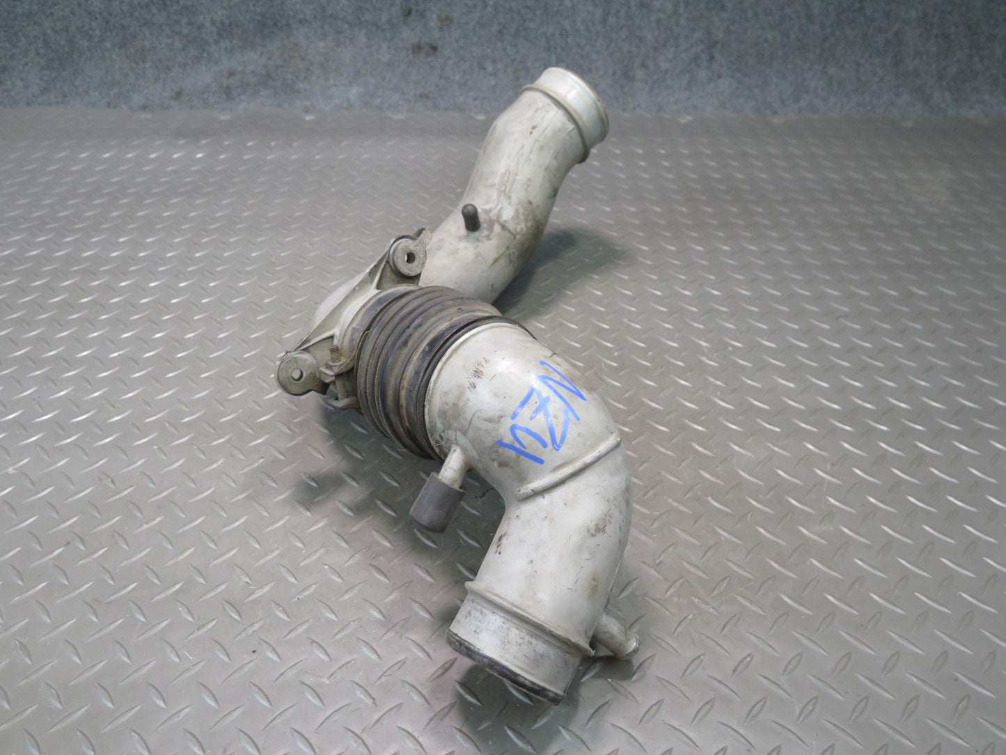 84-89 Nissan Z31 300ZX 3.0L VG30E NON Turbo Air Intake Hose Pipe Line OEM