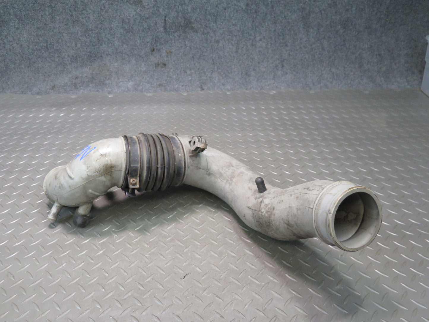 84-89 Nissan Z31 300ZX 3.0L VG30E NON Turbo Air Intake Hose Pipe Line OEM