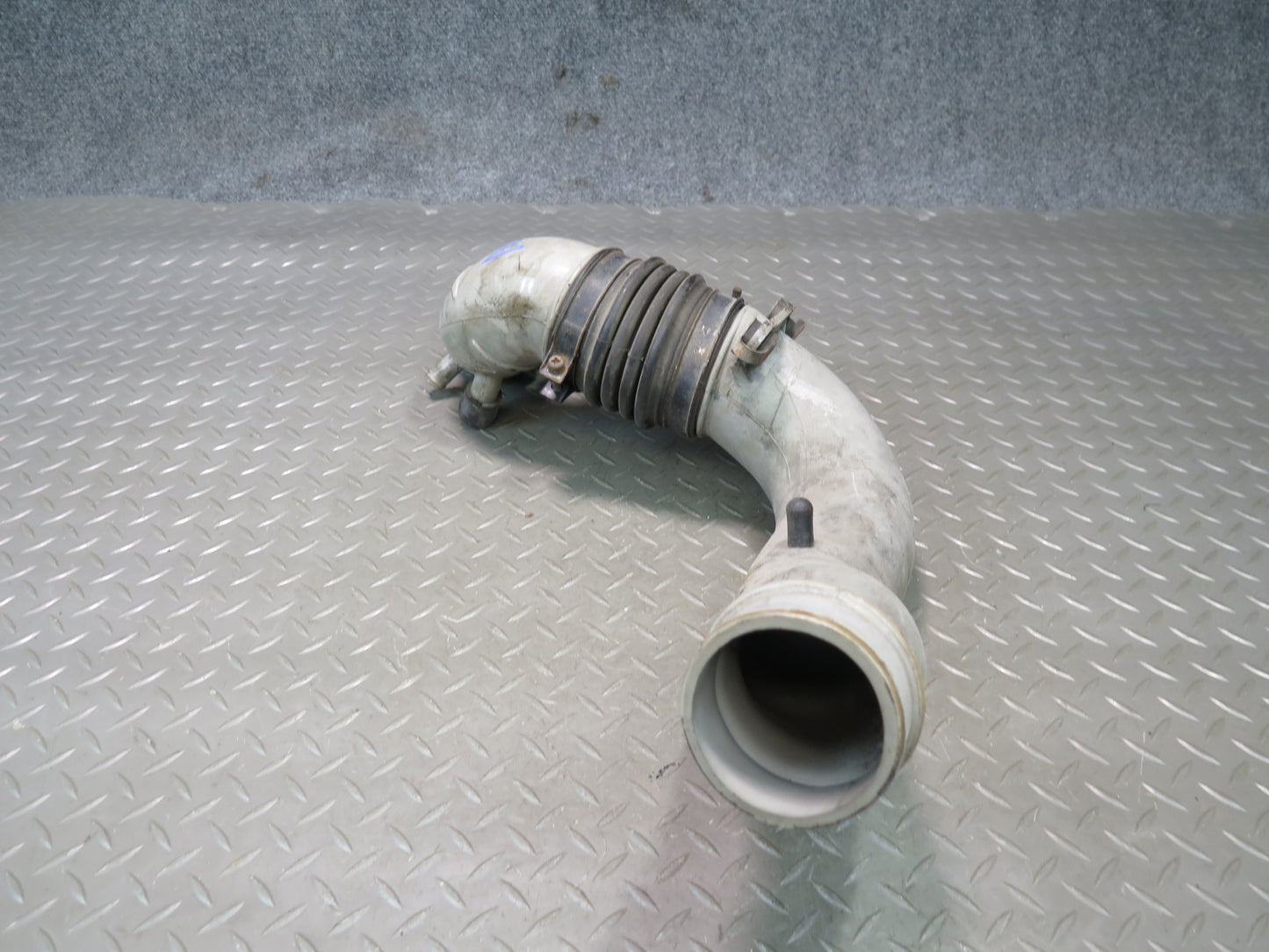84-89 Nissan Z31 300ZX 3.0L VG30E NON Turbo Air Intake Hose Pipe Line OEM