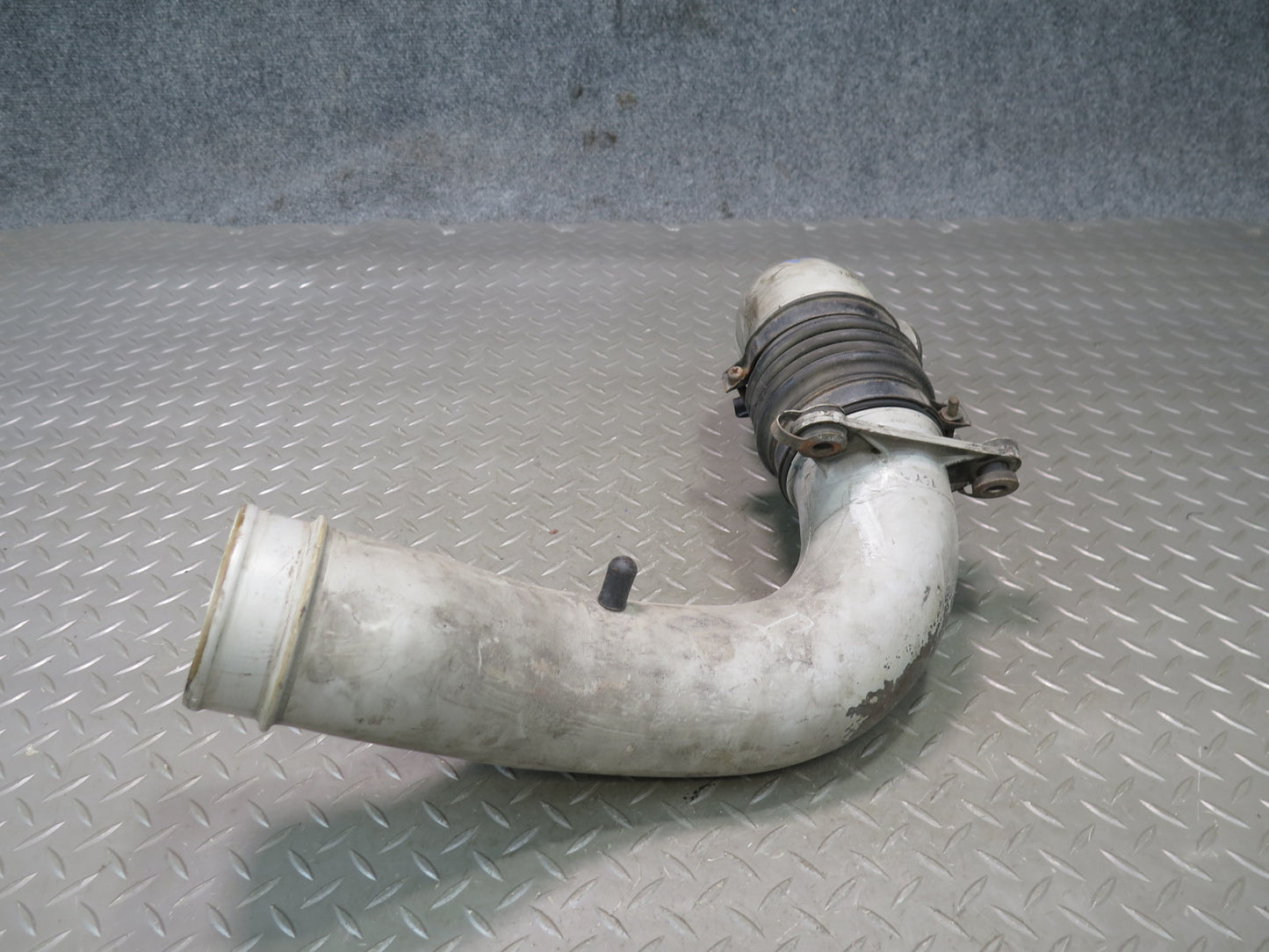 84-89 Nissan Z31 300ZX 3.0L VG30E NON Turbo Air Intake Hose Pipe Line OEM