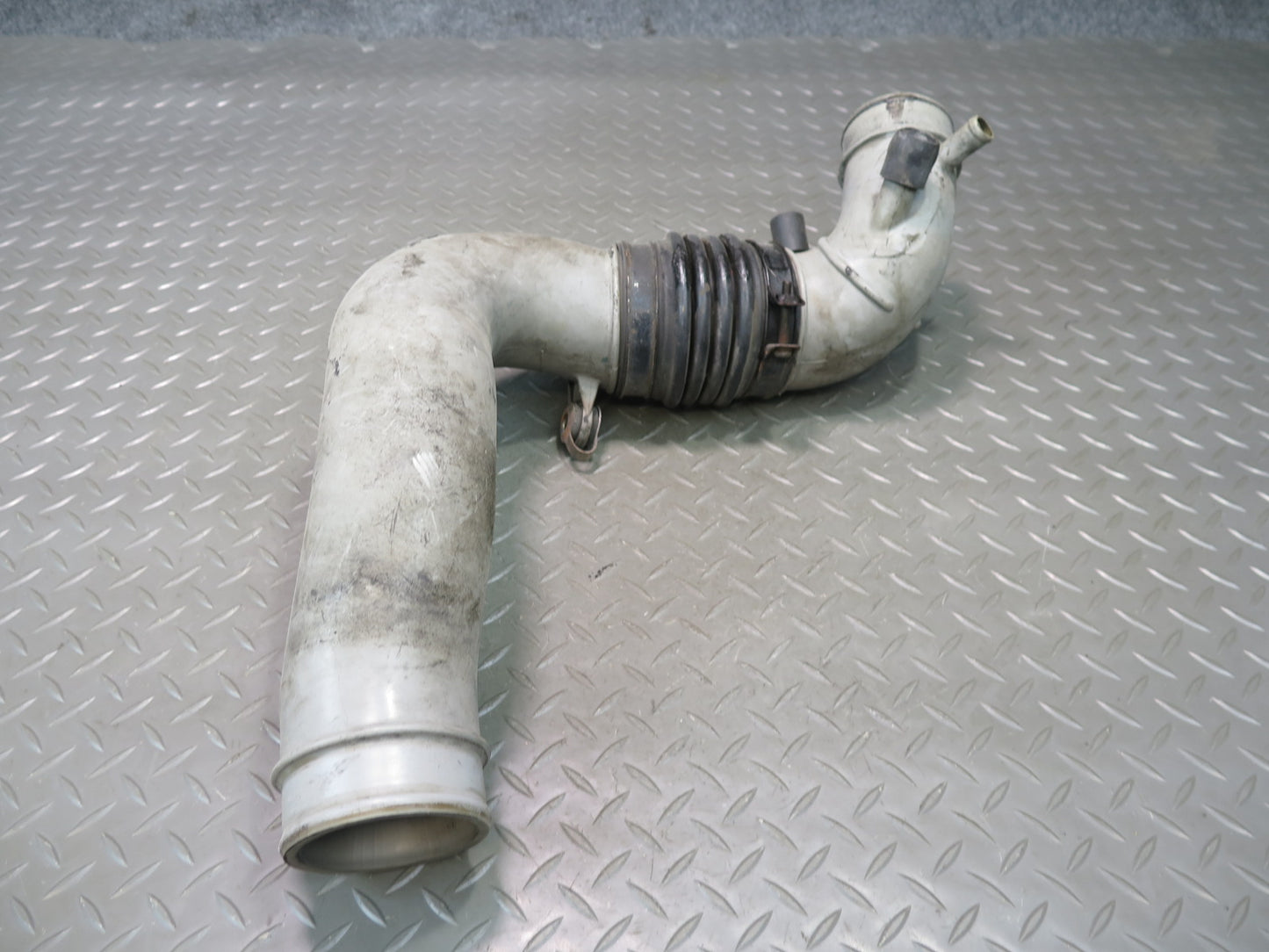 84-89 Nissan Z31 300ZX 3.0L VG30E NON Turbo Air Intake Hose Pipe Line OEM
