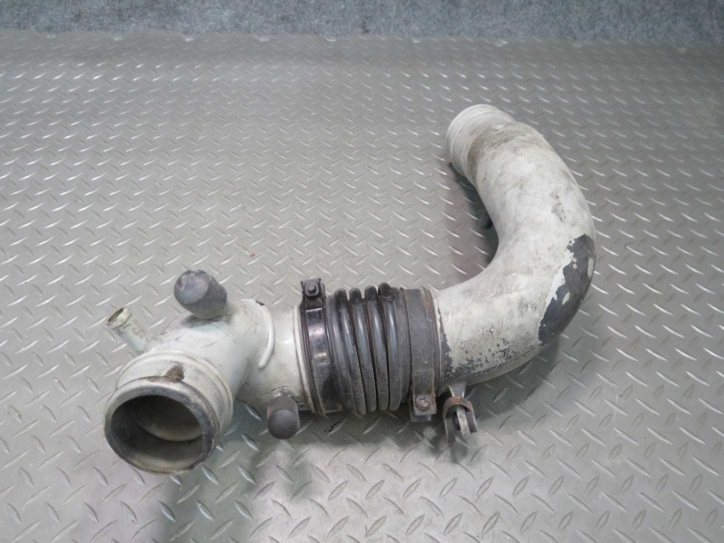 84-89 Nissan Z31 300ZX 3.0L VG30E NON Turbo Air Intake Hose Pipe Line OEM