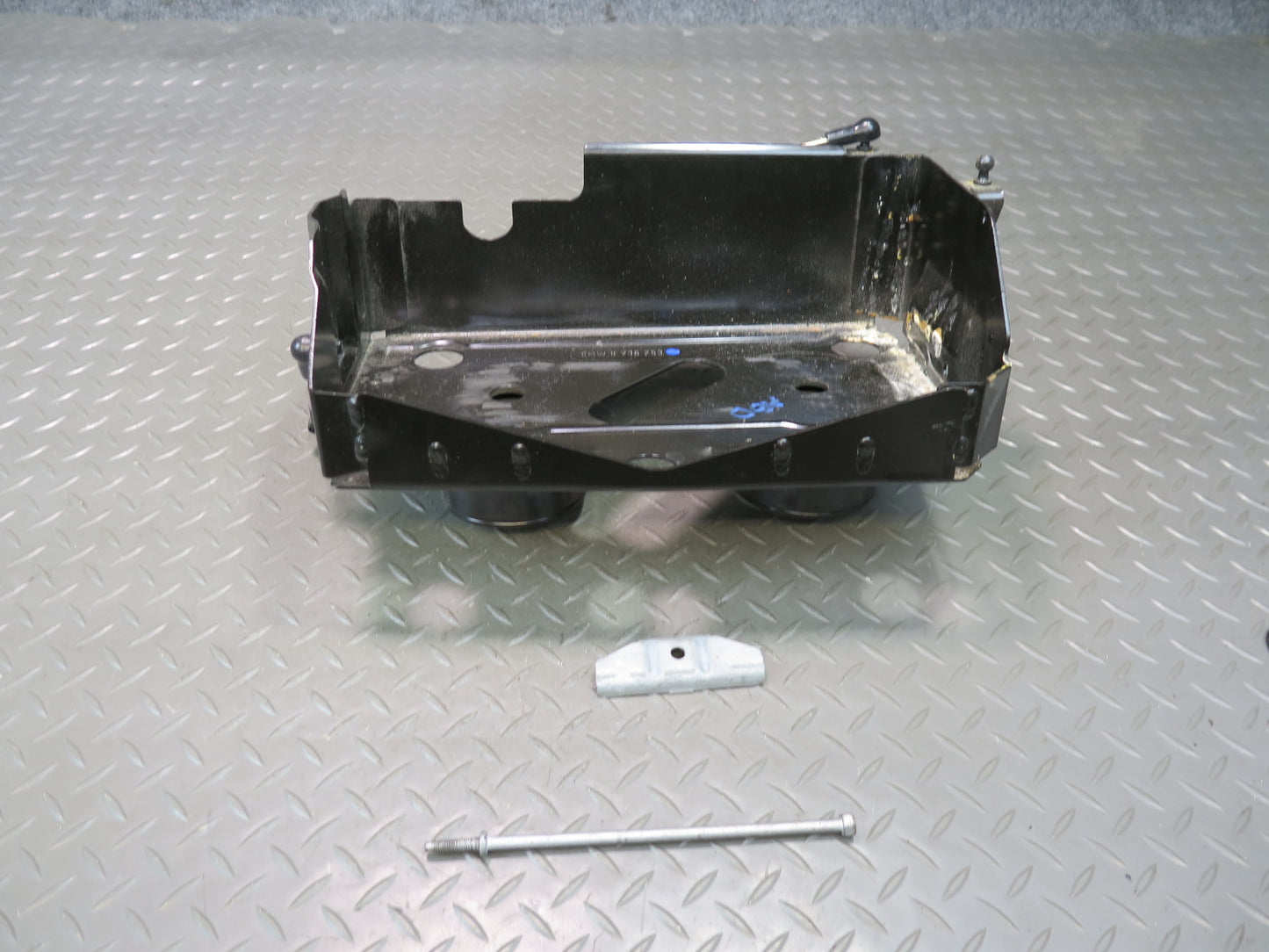 01-06 BMW E46 330ci Convertible Battery Tray Vibration Absorber Bracket Assy OEM