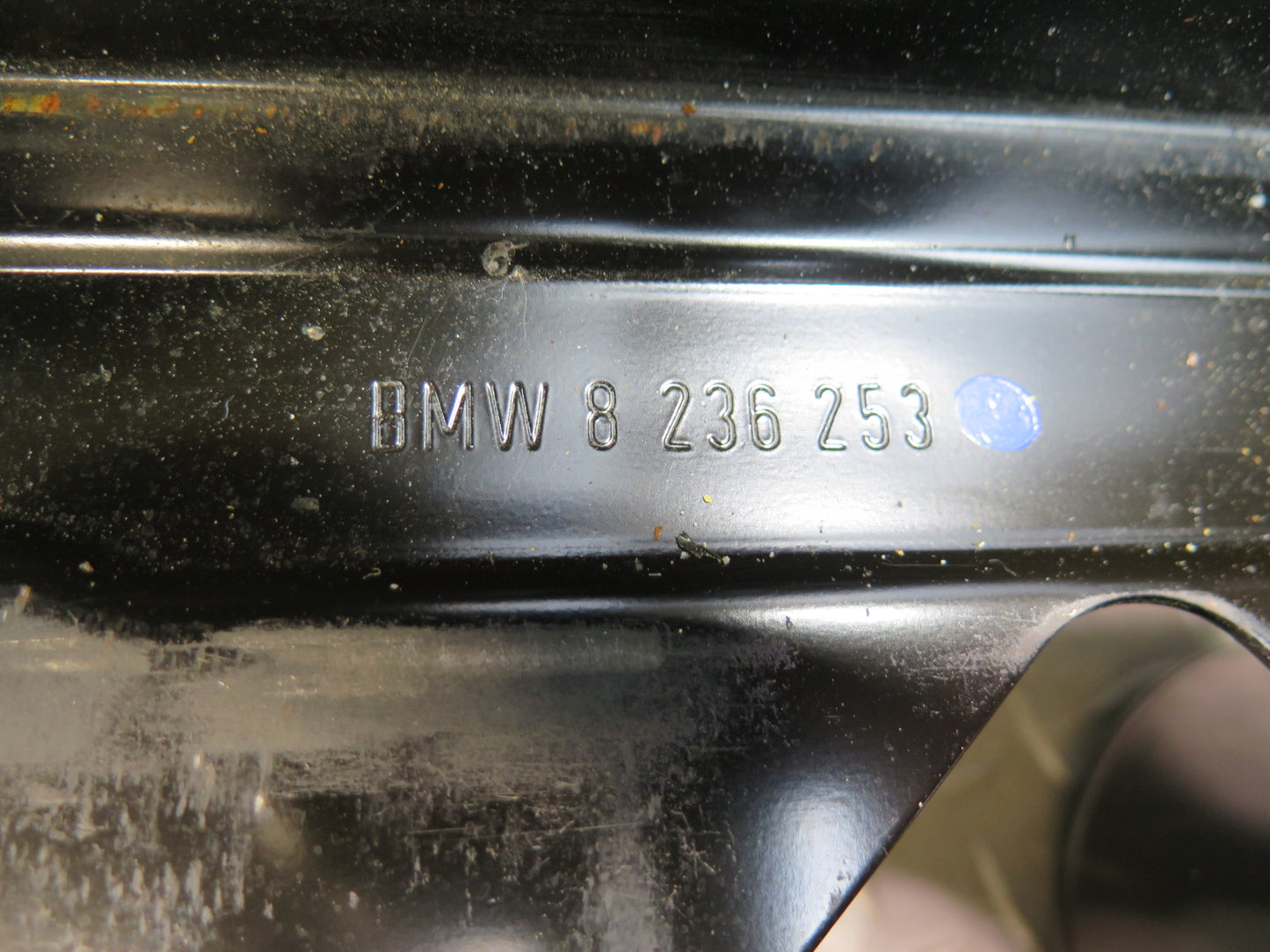 01-06 BMW E46 330ci Convertible Battery Tray Vibration Absorber Bracket Assy OEM