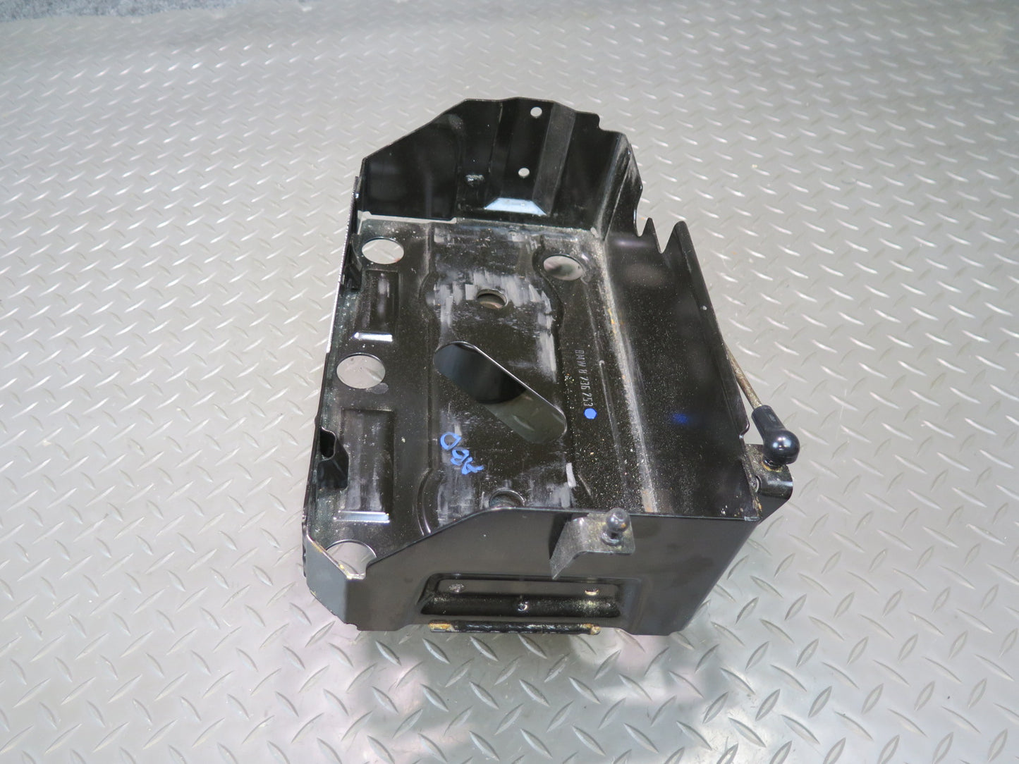 01-06 BMW E46 330ci Convertible Battery Tray Vibration Absorber Bracket Assy OEM