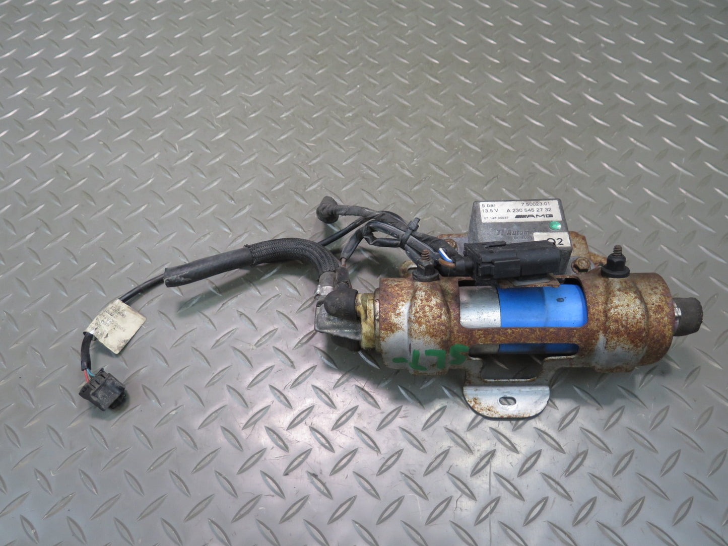 03-08 Mercedes R230 SL55 AMG Fuel Pump W/ Control Module A2305452732 OEM