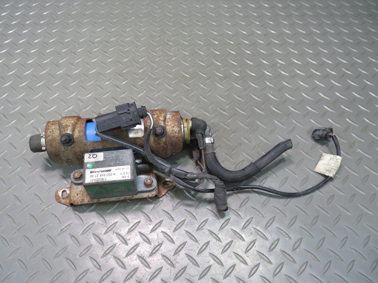 03-08 Mercedes R230 SL55 AMG Fuel Pump W/ Control Module A2305452732 OEM