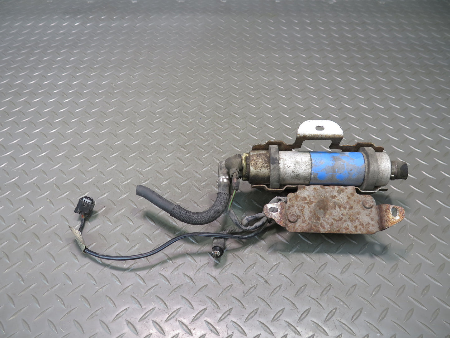 03-08 Mercedes R230 SL55 AMG Fuel Pump W/ Control Module A2305452732 OEM