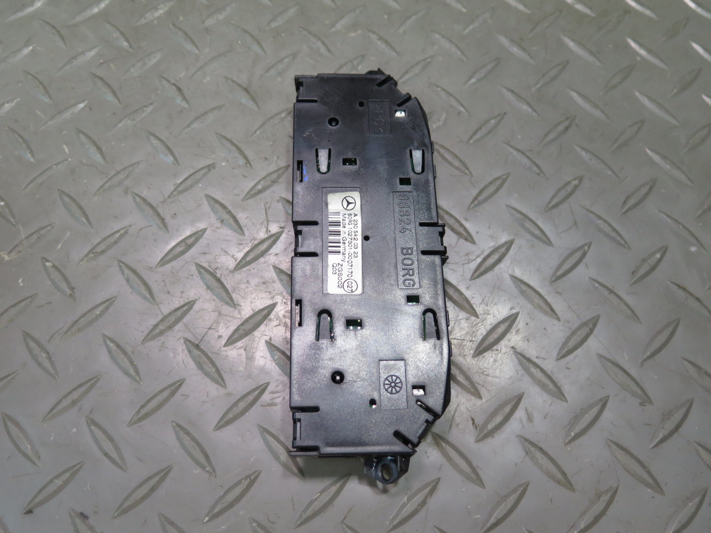 07-12 Mercedes R230 Sl-class Parktronic Clock Display Module 2305420323 OEM