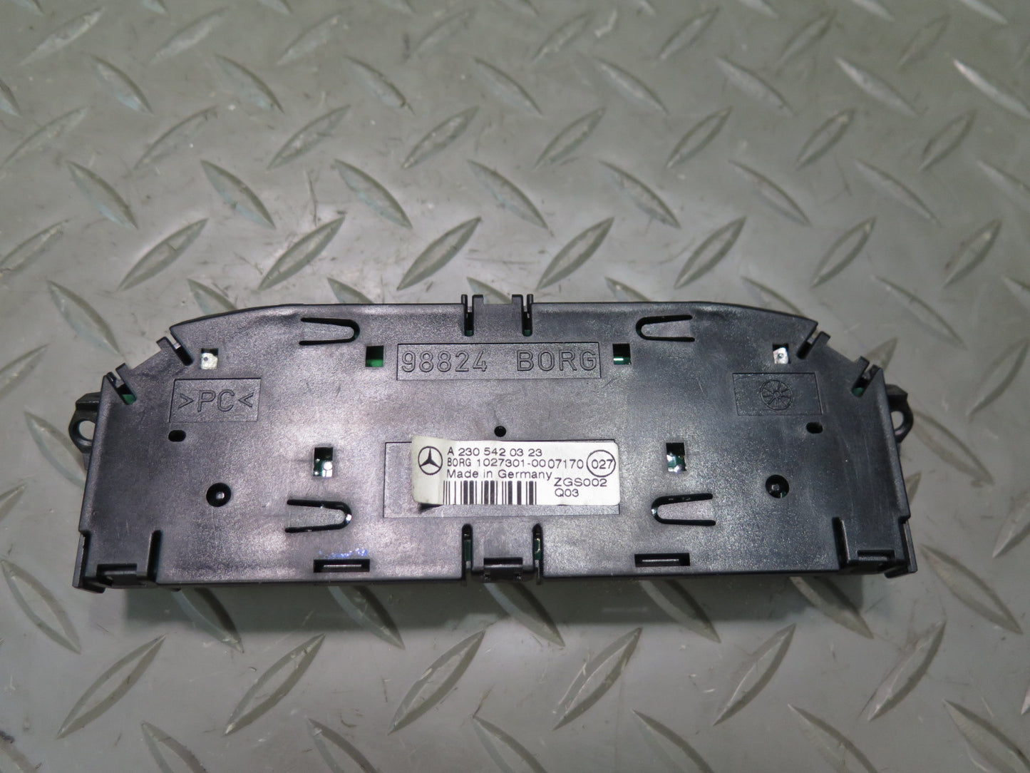 07-12 Mercedes R230 Sl-class Parktronic Clock Display Module 2305420323 OEM