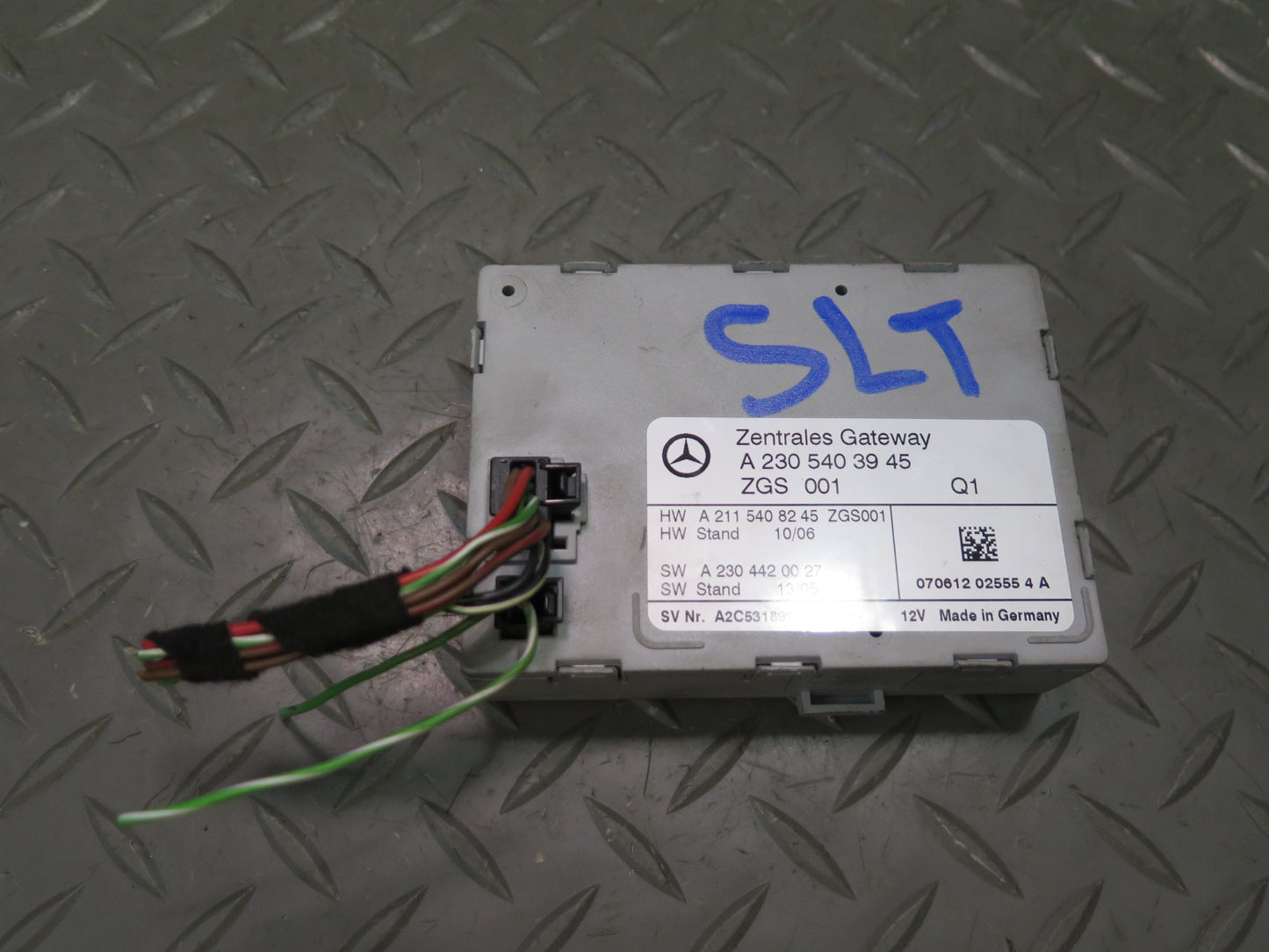 03-12 Mercedes R230 Sl-class Central Gateway Control Module Unit A2305403945 OEM