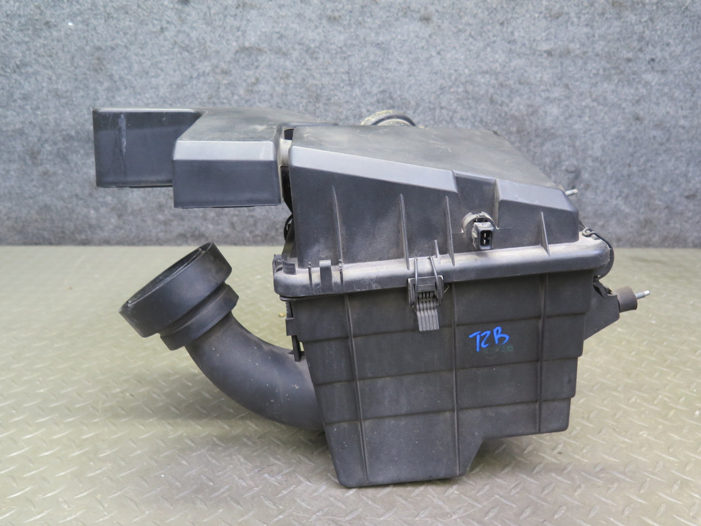 95-99 BMW E36 318ti Air Intake Cleaner Filter Box OEM