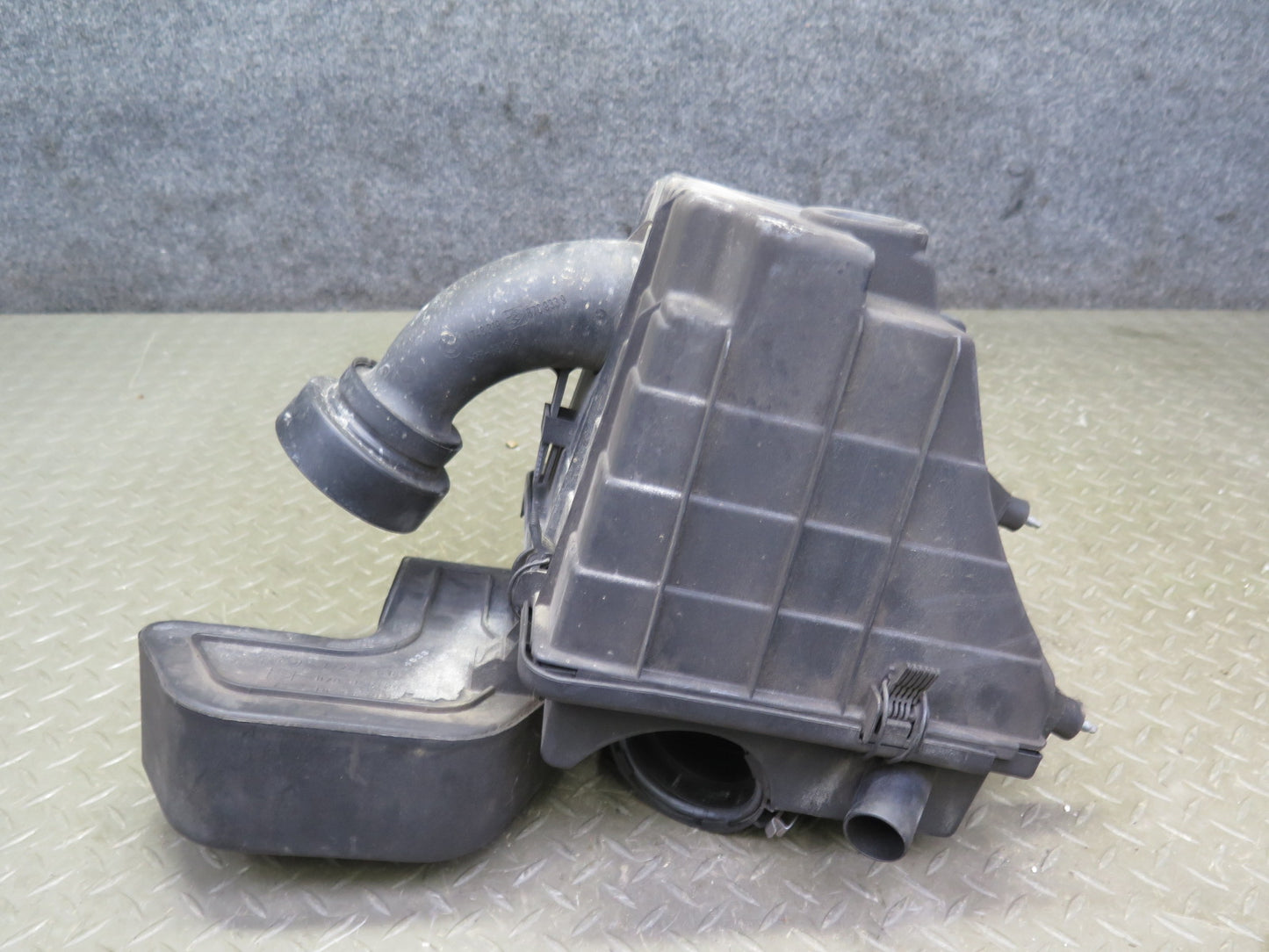 95-99 BMW E36 318ti Air Intake Cleaner Filter Box OEM