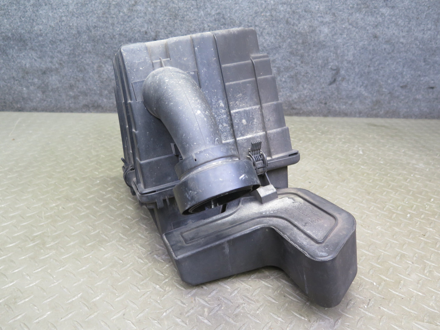 95-99 BMW E36 318ti Air Intake Cleaner Filter Box OEM