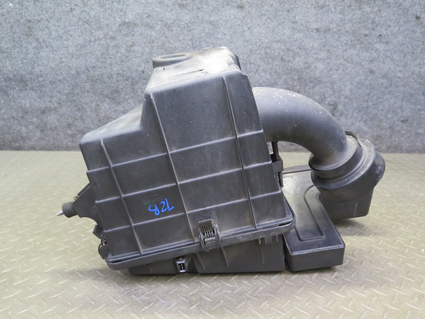 95-99 BMW E36 318ti Air Intake Cleaner Filter Box OEM