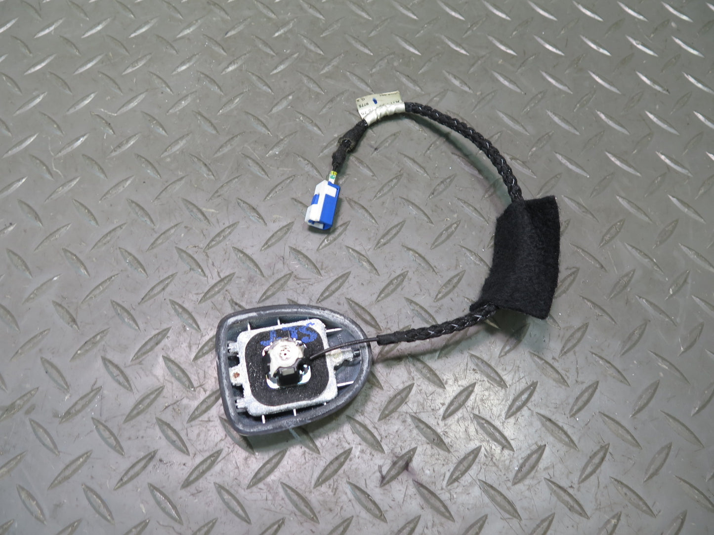 03-12 Mercedes R230 Sl-class Rear Trunk Lid Navigation GPS Antenna Silver OEM