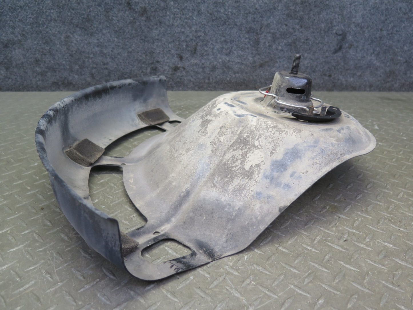 95-99 BMW E36 318ti Emergency Spare Tire Wheel Holder OEM