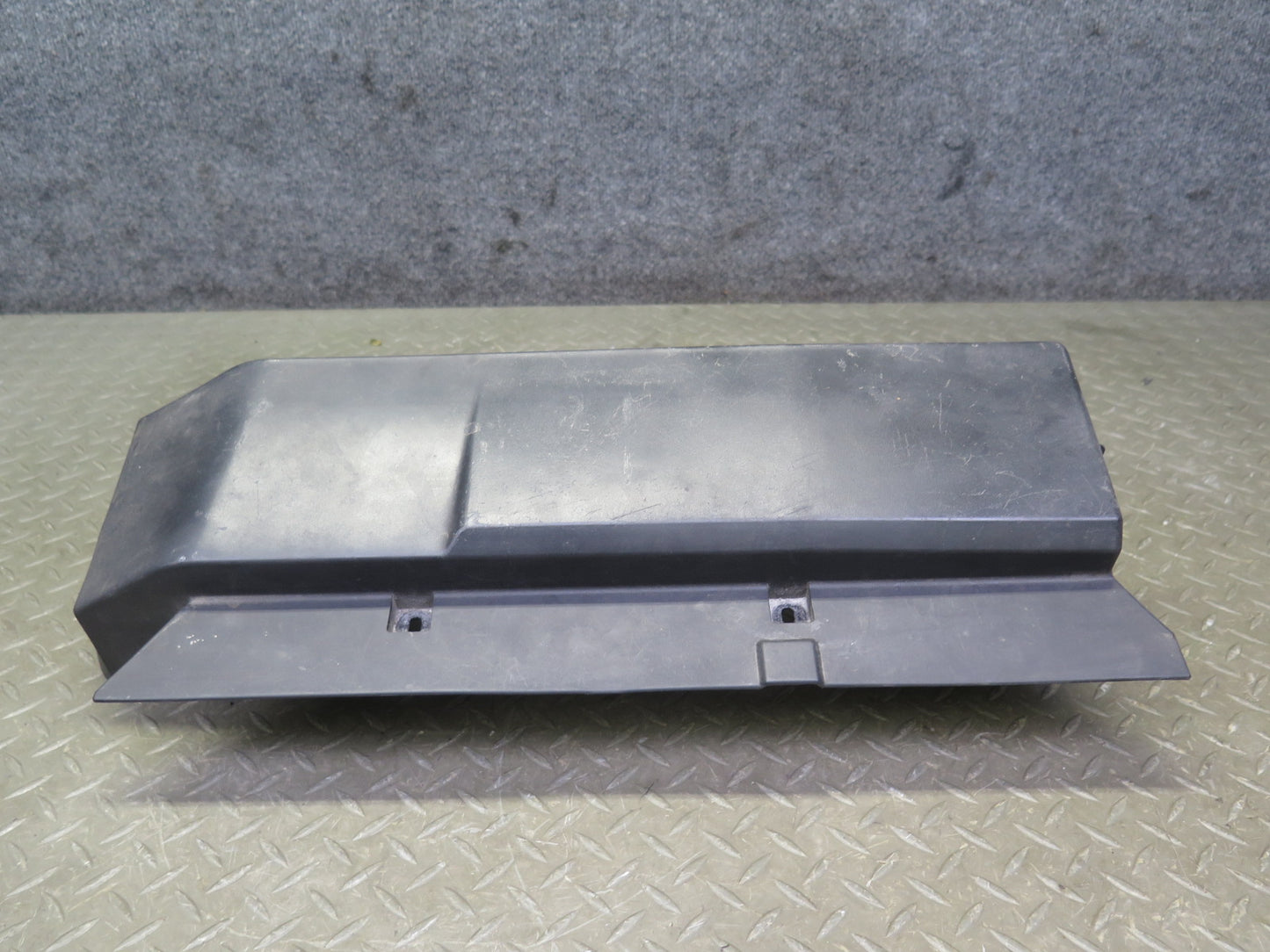 94-99 BMW E36 318ti Air Intake Inlet Duct Cover Fan Air Shroud 1743325 OEM