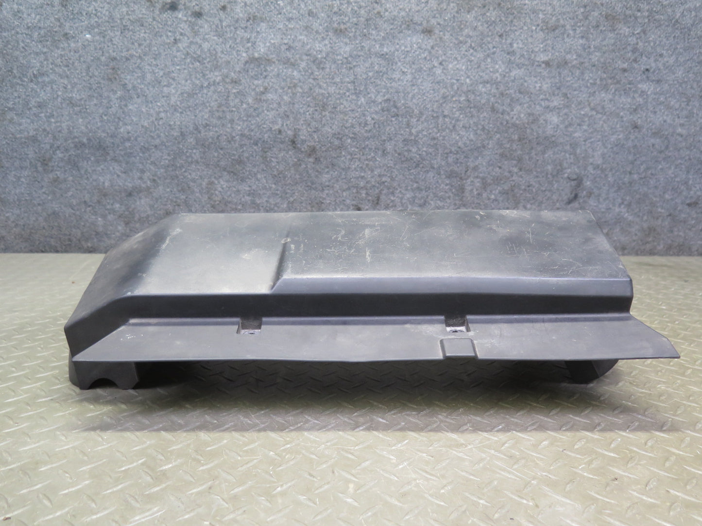 94-99 BMW E36 318ti Air Intake Inlet Duct Cover Fan Air Shroud 1743325 OEM